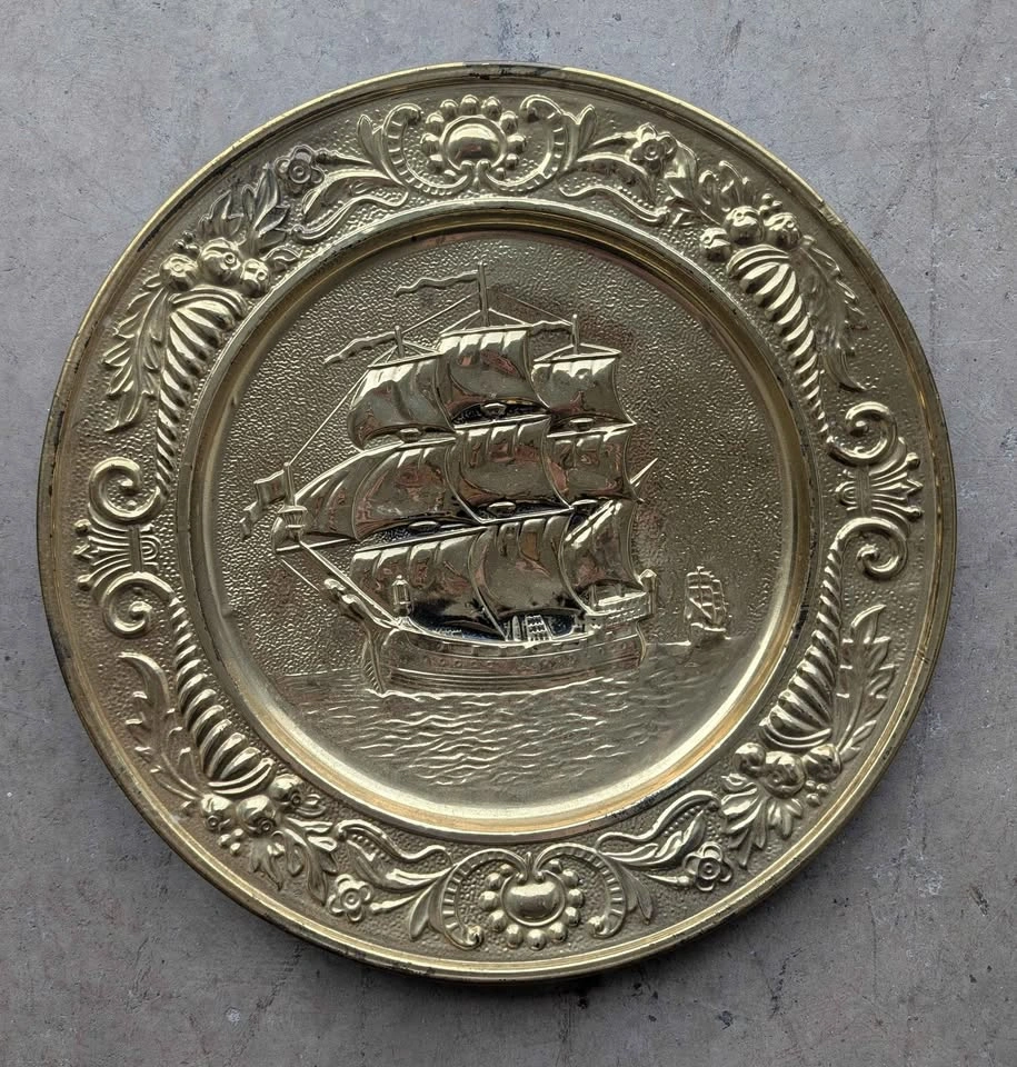 Set of 2 Vintage Brass Wall Plates, nautical, 14.5 inches - photo 3