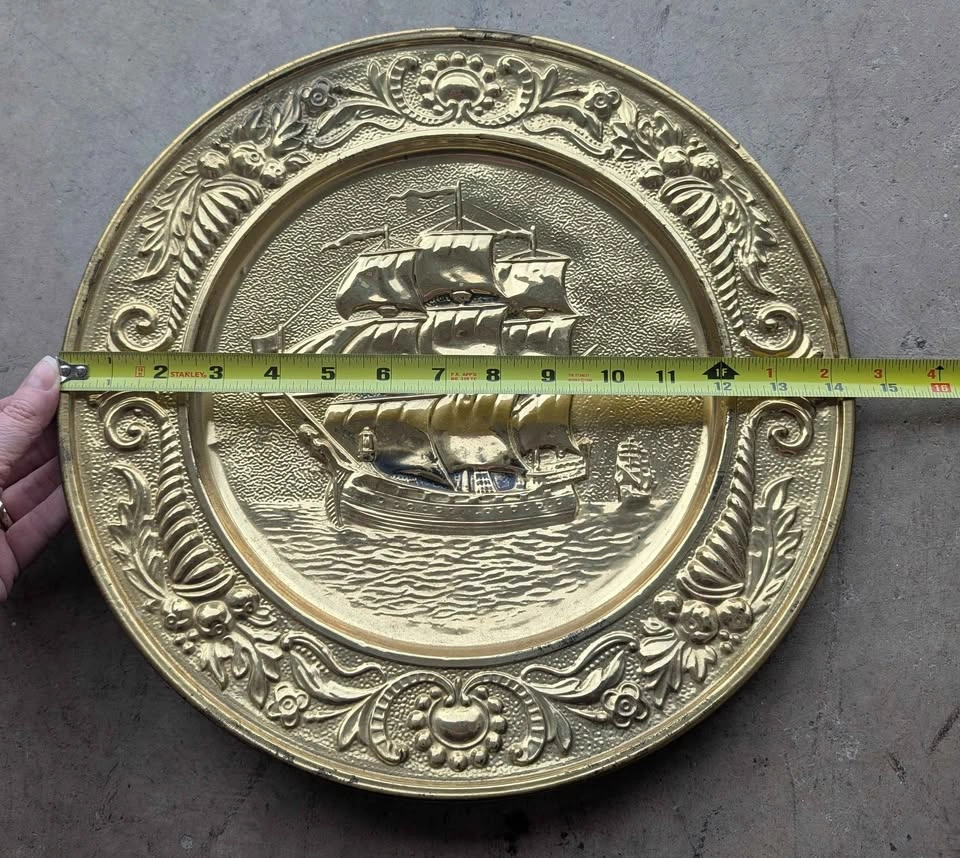 Set of 2 Vintage Brass Wall Plates, nautical, 14.5 inches - photo 4
