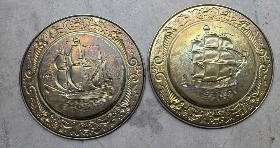 Set of 2 Vintage Brass Wall Plates, nautical, 14.5 inches - photo 5