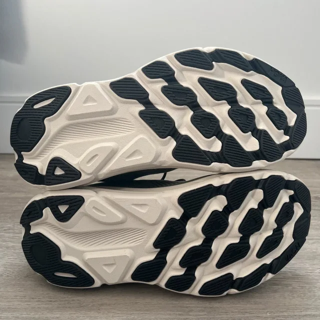 Hoka Clifton 9 - Size 8D image indicator(3)