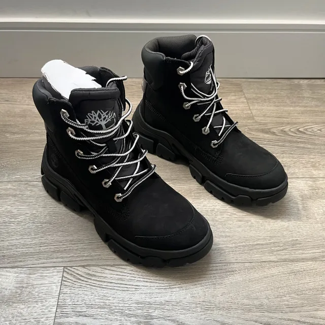Timberland Adley Way Women's Boots - Size 9 thumbnail