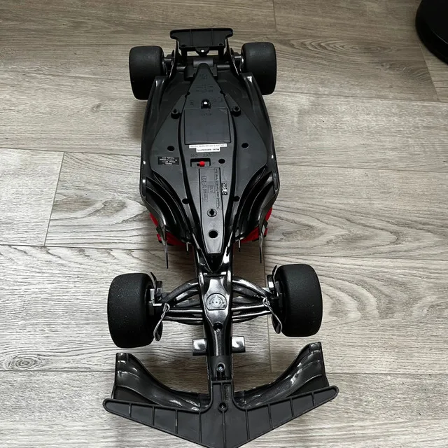 Ferrari SF23 RC Racing Car image indicator(3)