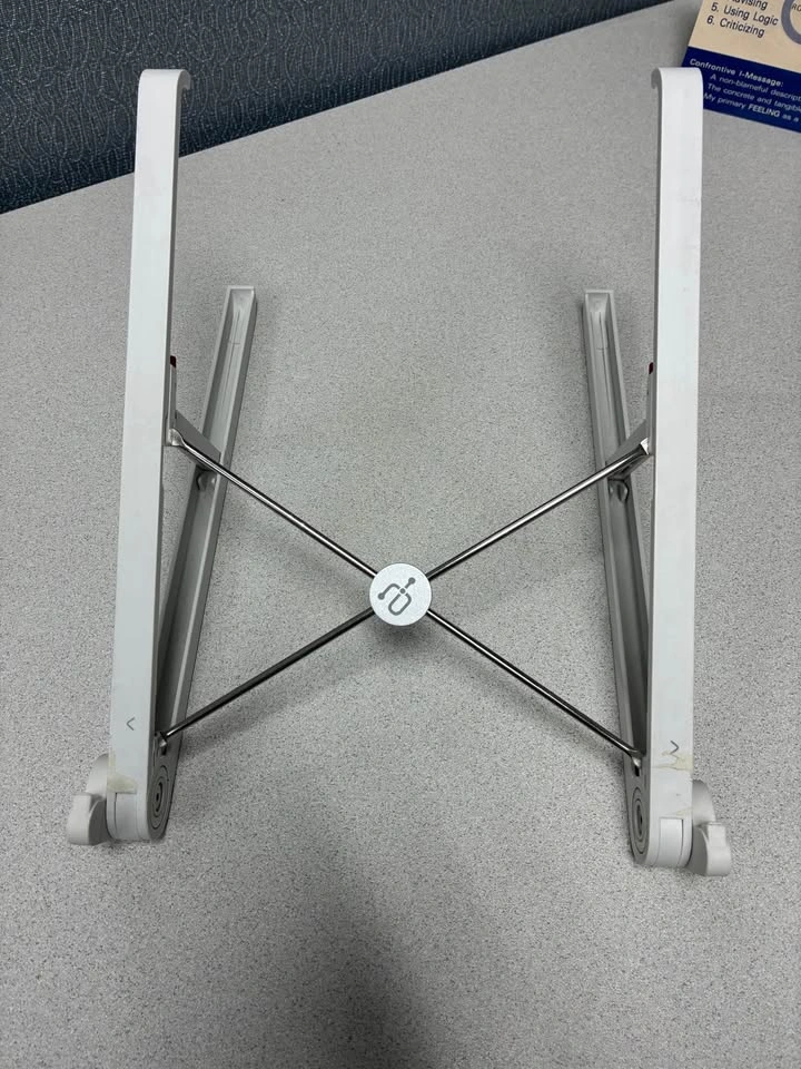 Portable laptop stand - photo 3