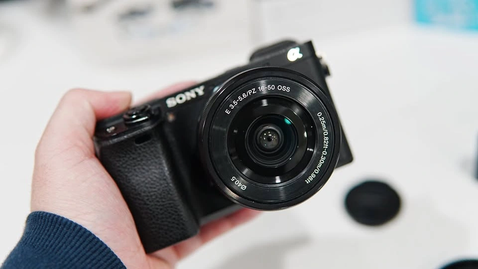 Sony A6300 Bundle with 16-50mm Lens - photo 2