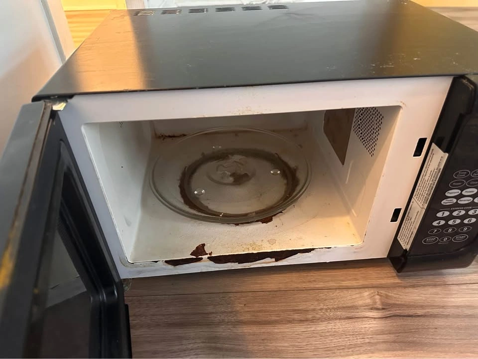 Microwave - photo 2