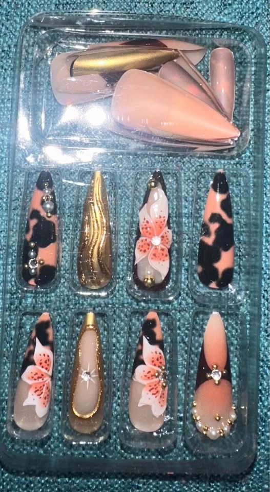 Press On Nails (24 nails set)