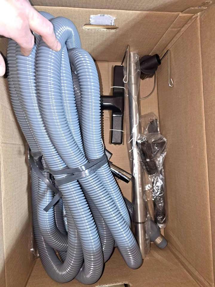 Random vacuum attachments