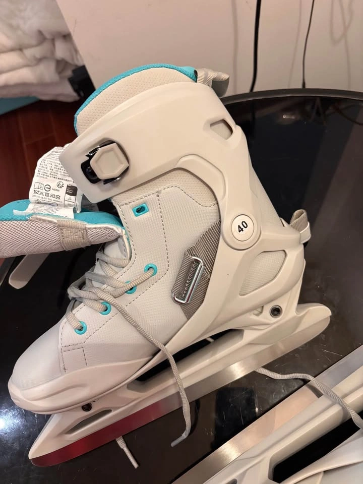 Like New! Oxelo Decathlon Ice Skates - Women’s Size US 7.5 / EU - photo 2
