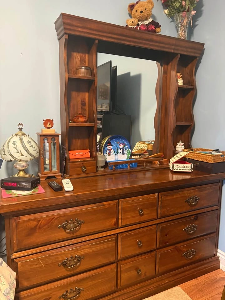 Solid Wood Dresser 9 Draws plus Mirror - photo 2