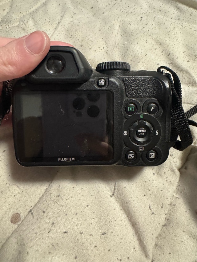 Fujifilm FinePix S2000HD Digital Camera - photo 4