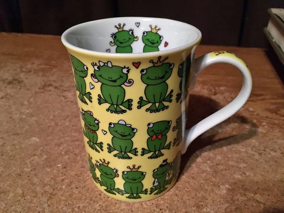 KONITZ FROGS WITH HAPPY FACES YELLOW COFFEE MUG GERMANY