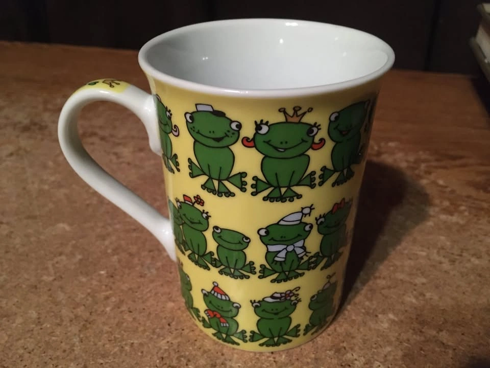 KONITZ FROGS WITH HAPPY FACES YELLOW COFFEE MUG GERMANY - photo 2