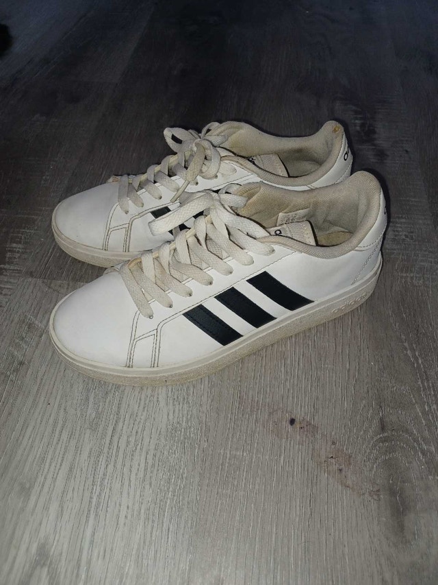 Adidas Grand Court 2.0 Shoes - Size 7 - photo 2