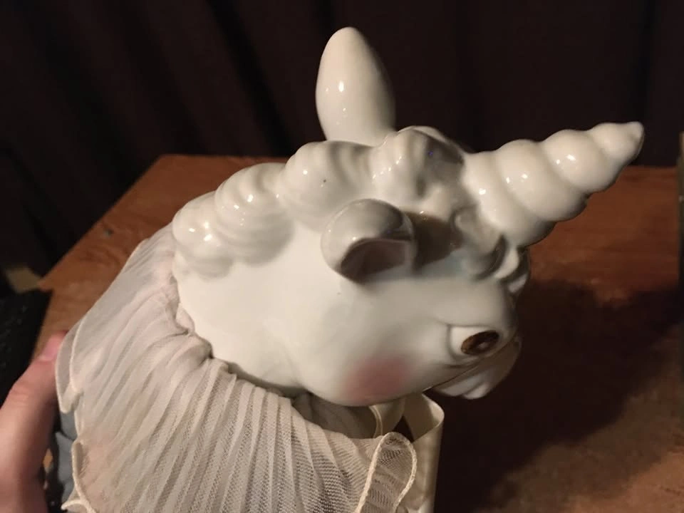 J AND J DESIGN VINTAGE PORCELAIN HARLEQUIN UNICORN DOLL 18.5" - photo 3