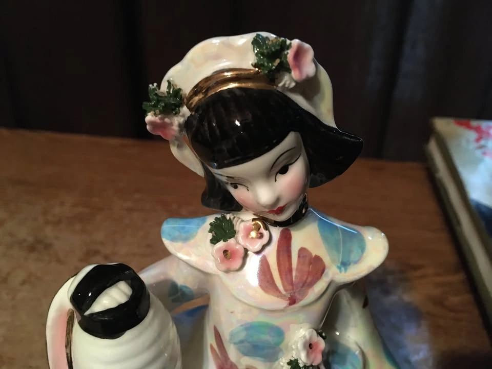 1956 Signed Geo Z. Lefton Porcelain Dancer w/ Lantern - photo 3