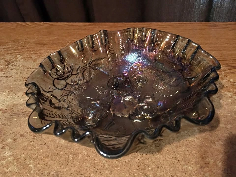 VINTAGE IMPERIAL CARNIVAL GLASS AMETHYST BOWL
