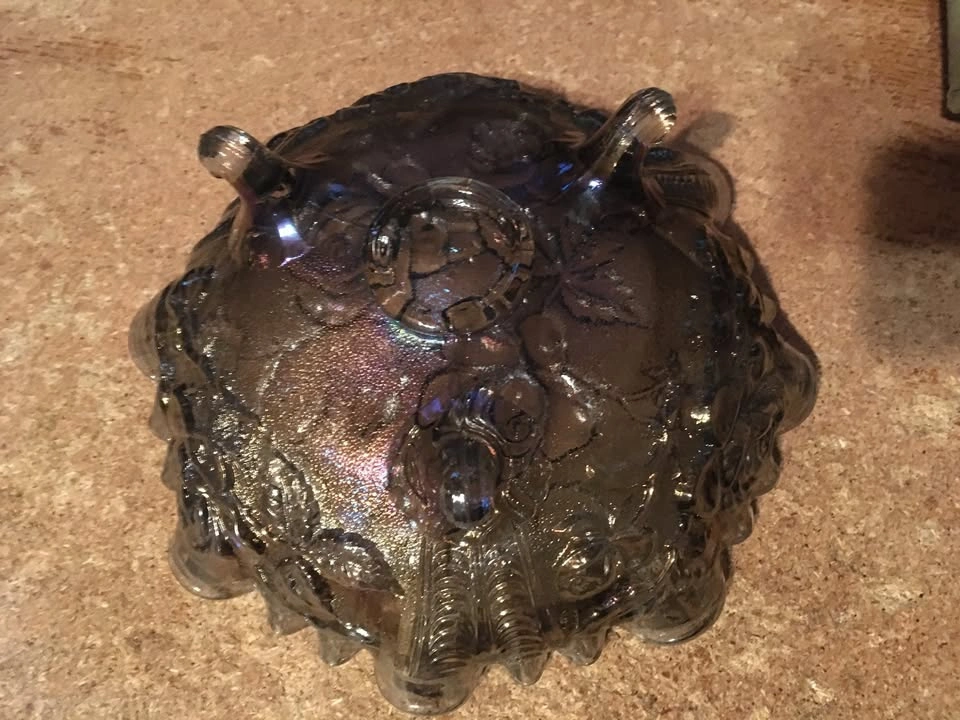 VINTAGE IMPERIAL CARNIVAL GLASS AMETHYST BOWL - photo 3