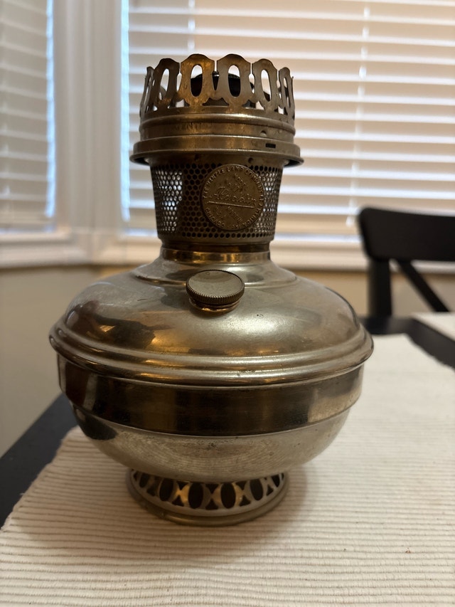 Vintage Aladdin Model 11 Nickel-Plated Mantle Lamp