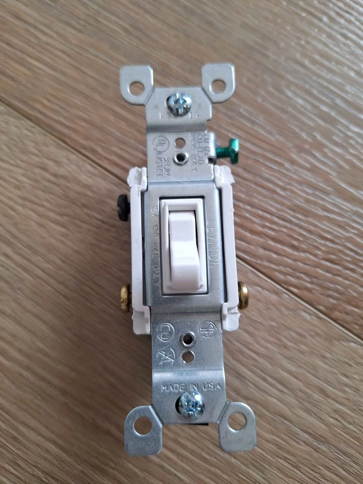 3-Way Switches - photo 2
