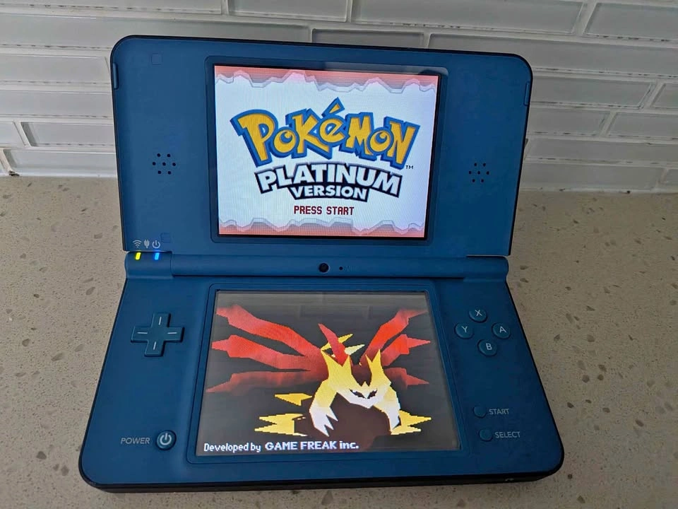 Modded Nintendo DSi XL Blue