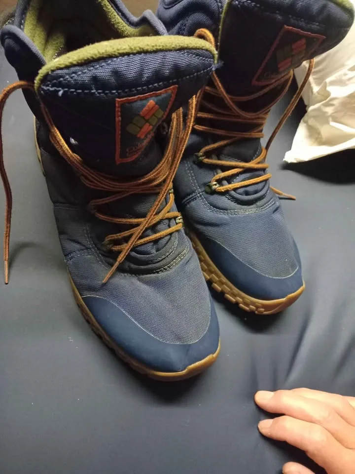 Columbia waterproof hiking shoes 13 image indicator(5)