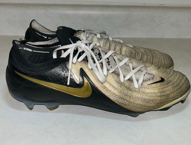 Nike Phantom GX II Pro Soccer Cleats
