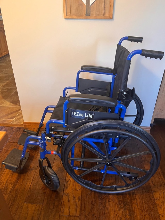 EZee Life Travel Wheelchair Aluminium Lightweight 18" - photo 2