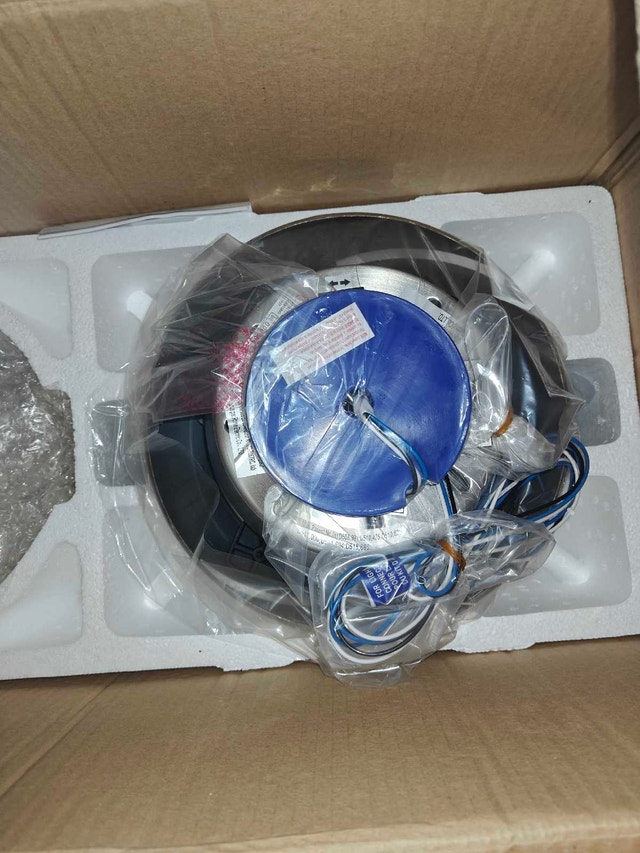 Hampton Bay 60/52-inch Pilot Ceiling Fan - New - photo 3