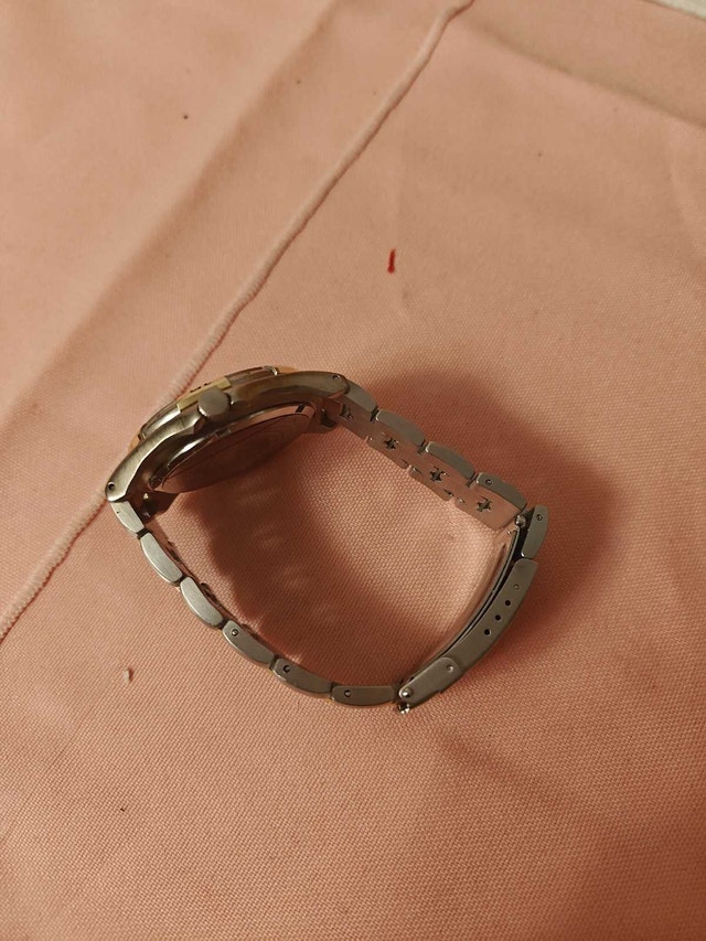 Guess Watch (no battery) - photo 2
