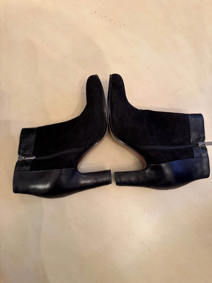 Women's Sam Edelman Black Suede Heel Boots Size 9 - photo 4