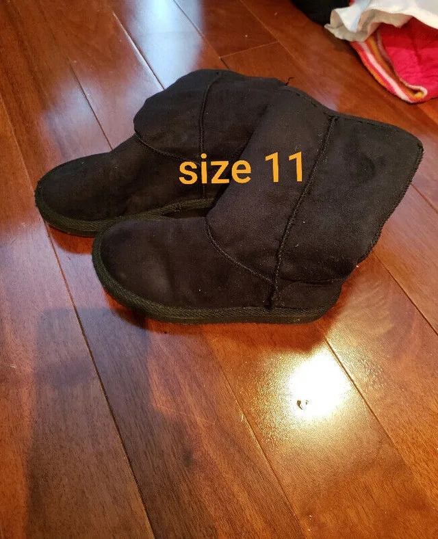 Lots of girls boots and shoes size 8 and 11 image indicator(3)