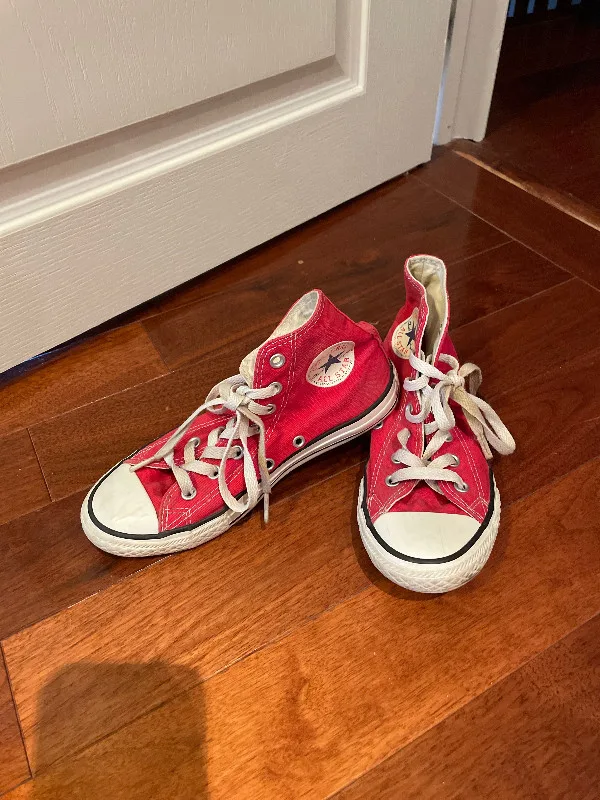 Converse All-Star red sneakers, kid size 2 image indicator(2)