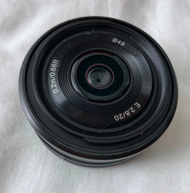 Sony APS-C E-Mount 20mm F/2.8 Compact Prime Pancake Lens - photo 3