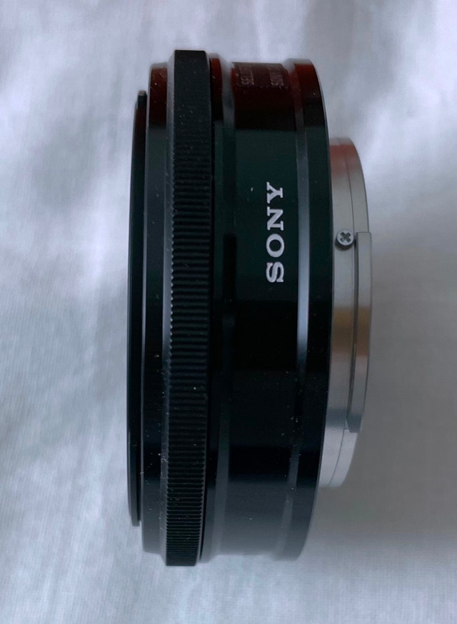 Sony APS-C E-Mount 20mm F/2.8 Compact Prime Pancake Lens - photo 4