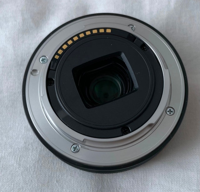 Sony APS-C E-Mount 20mm F/2.8 Compact Prime Pancake Lens - photo 5