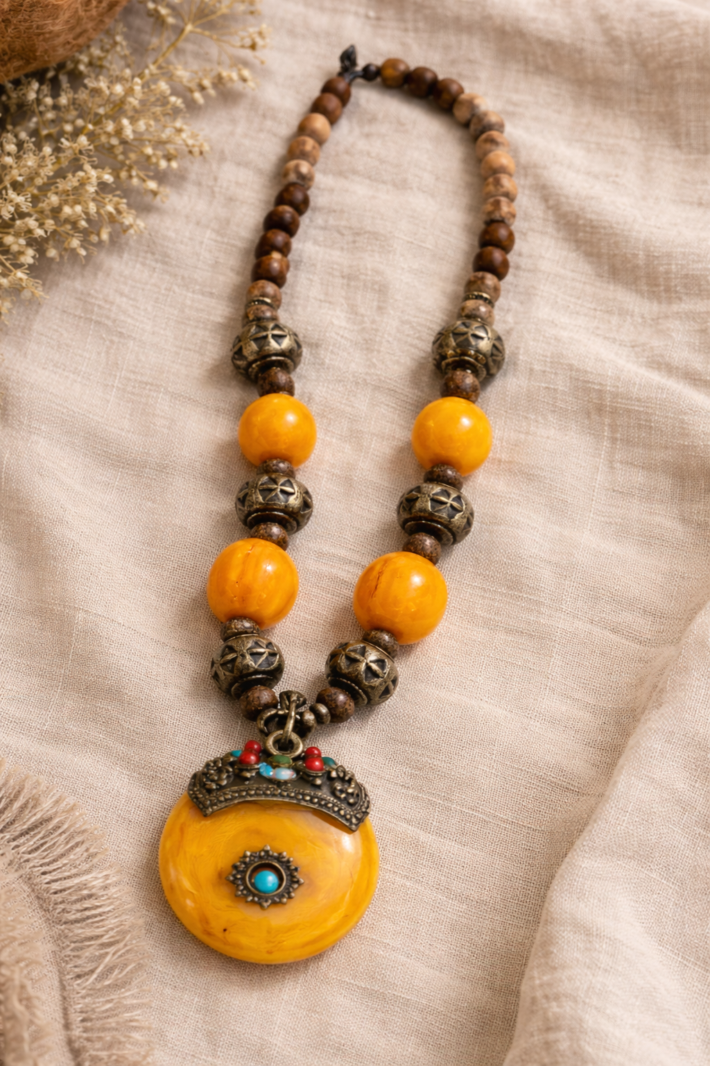Vintage Boho Statement Necklace Faux Amber Pendant - photo 4