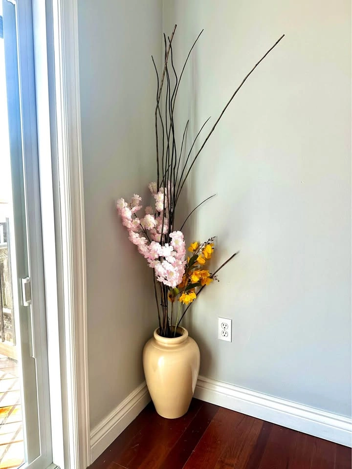 Vase with flowers