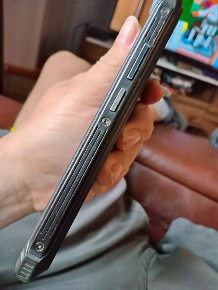 TomTom Zoji Z9 Rugged work phone 64g 5.7 inch