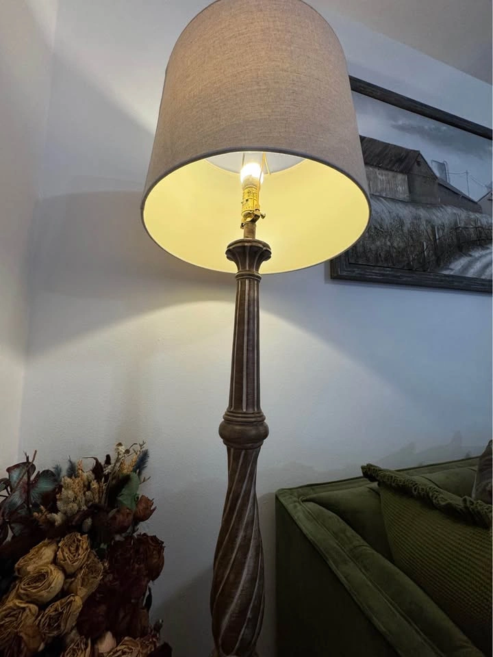 Moving sale: floor lamp - photo 2