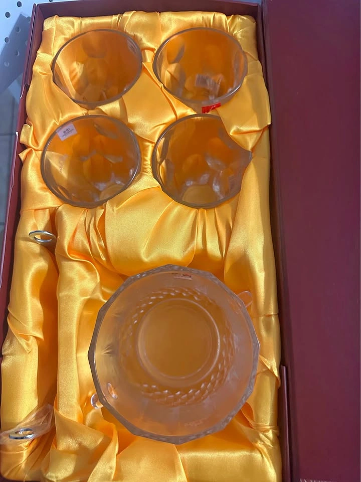 Ice Bucket with 4 Glasses Set