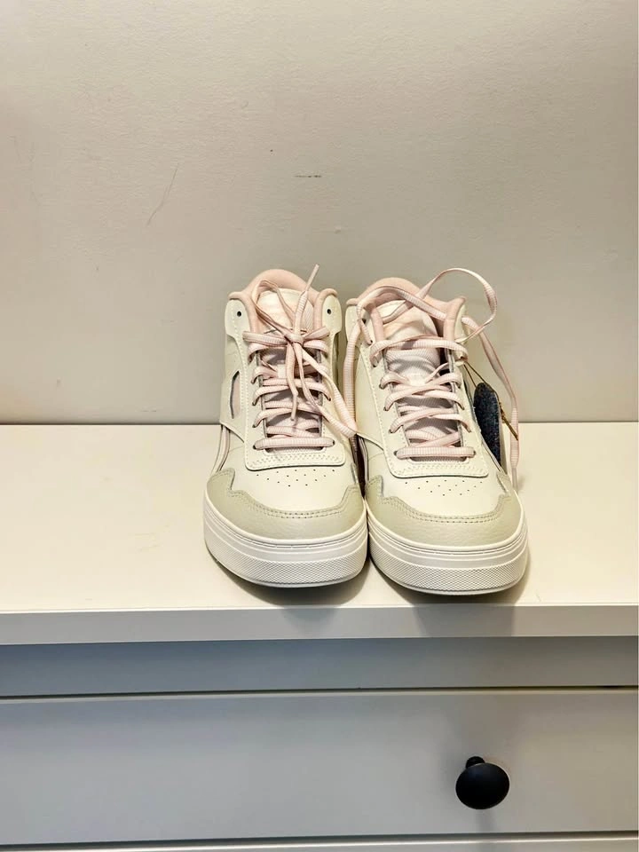 Reebok Court Advance Bold High (Size 8.5)
