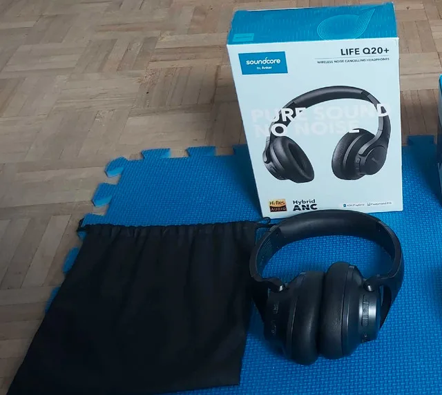 Mint Soundcore Life Q20+ noise canceling Bluetooth headphones thumbnail