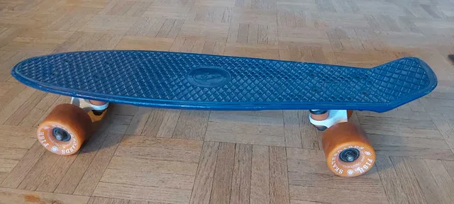 Short Skateboard , good condition thumbnail
