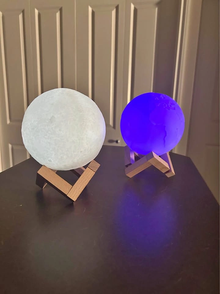Moon lamps
