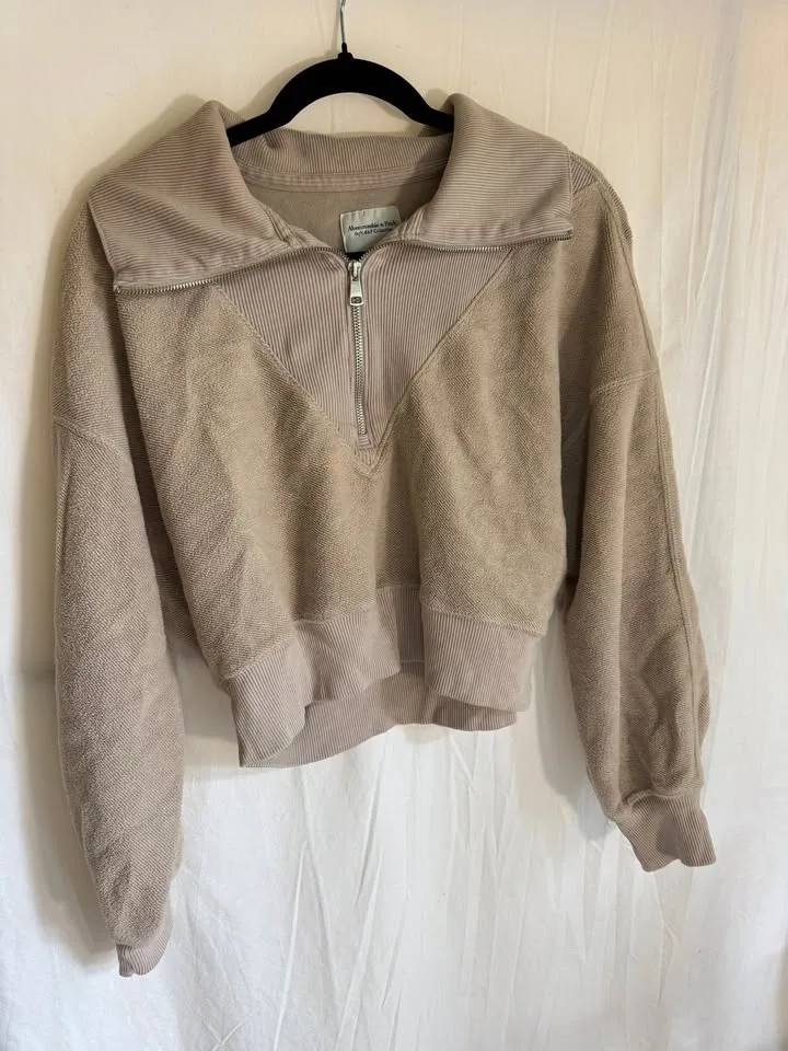 Abercrombie Sweater - Women's Size M thumbnail