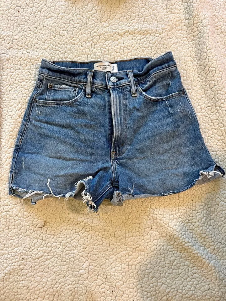 Abercrombie Jean Short - Size 26 thumbnail