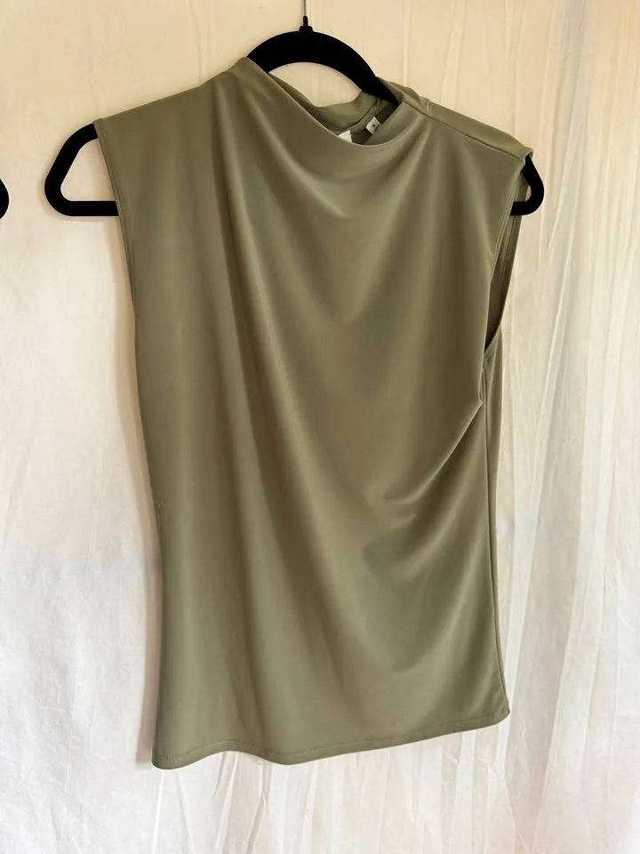 Wilfred Smooth Matter Botanist Tank - Size M thumbnail