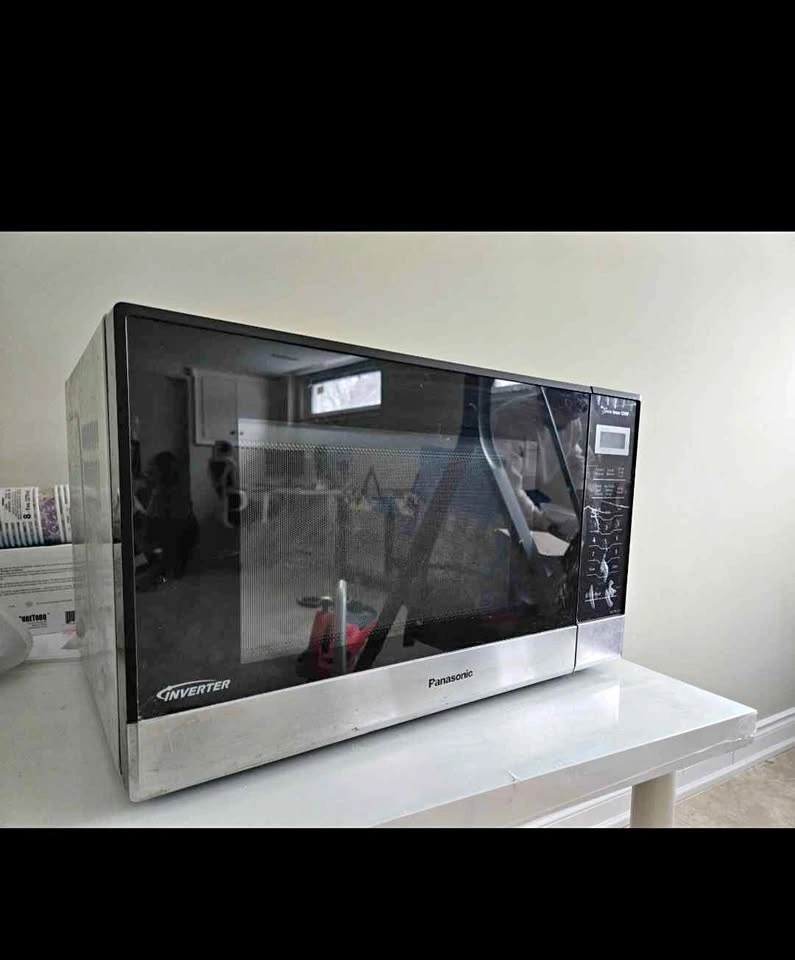 Panasonic 1200W Microwave - 1.3 cu ft