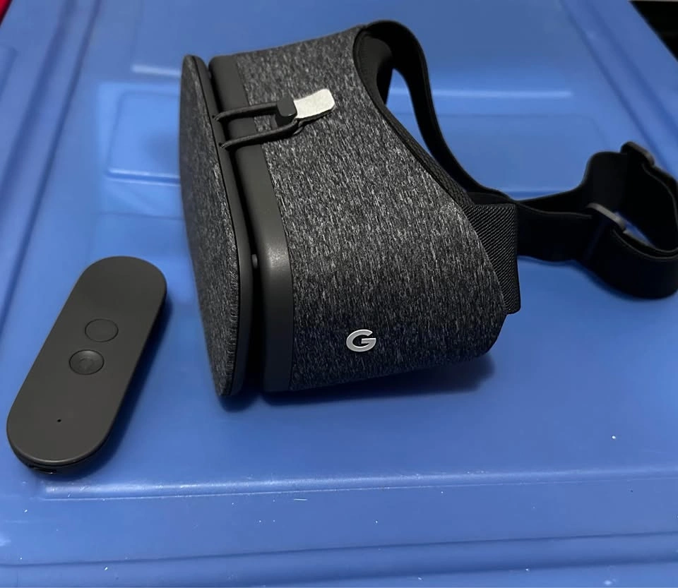 Google Daydream View VR Headset + Controller - photo 2