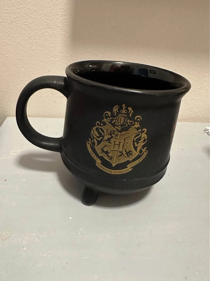 Harry Potter Hogwarts Cauldron Mug - photo 2